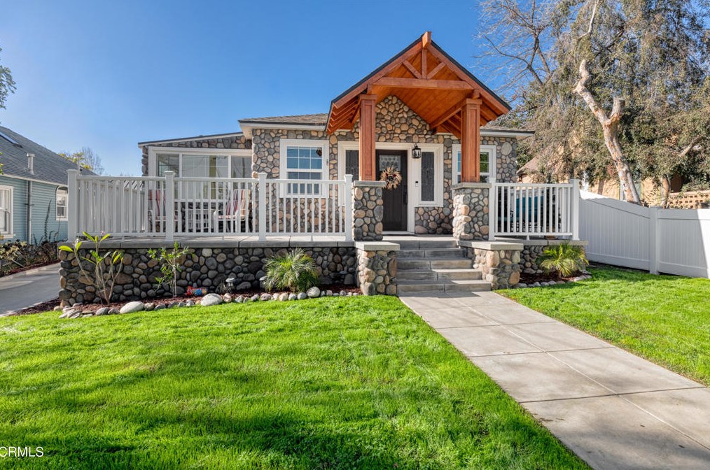 81 Auburn Ave, Sierra Madre, CA 91024