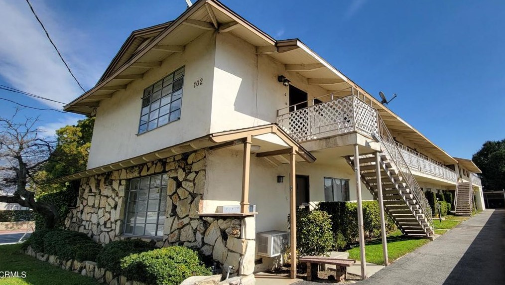 102 Holliston Ave, Pasadena, CA 91106-1930
