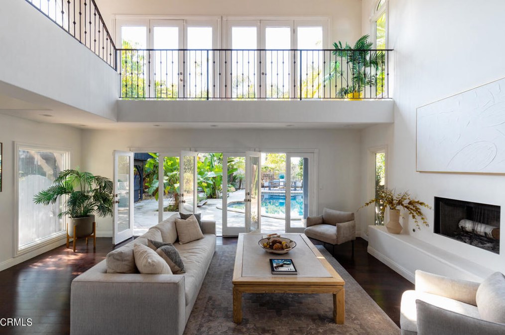 1343 Montecito Cir, Los Angeles, CA 90031-1447
