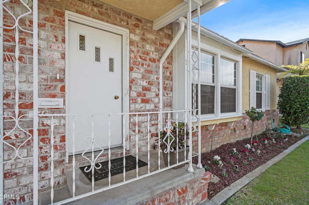 154 Floral Dr, Monterey Park, CA 91755-6628