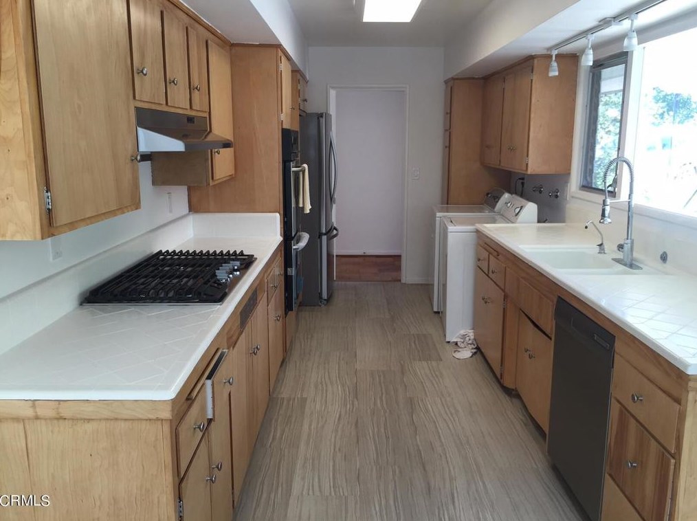 316 Mellow Ln, La Canada CA  91011-2747 exterior