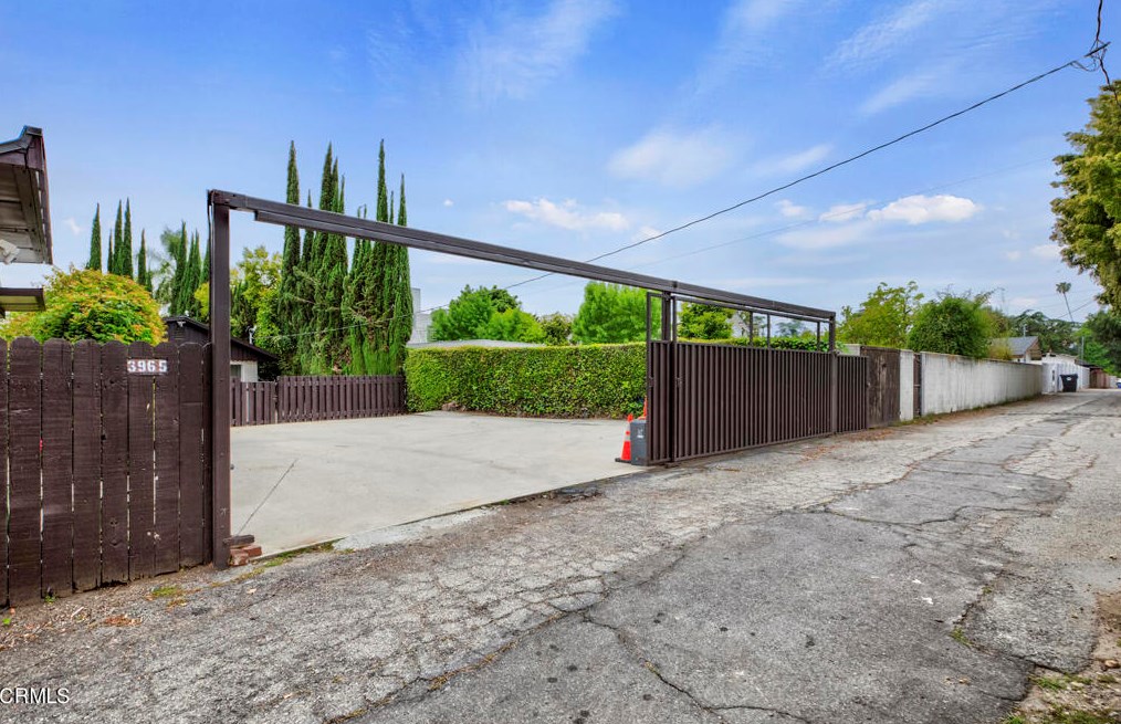 3965 California Blvd, Pasadena CA  91107-5737 exterior