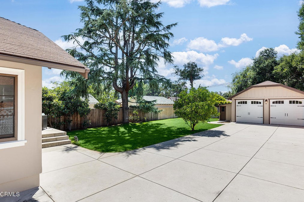 977 Hill Ave, Pasadena CA  91104-3043 exterior