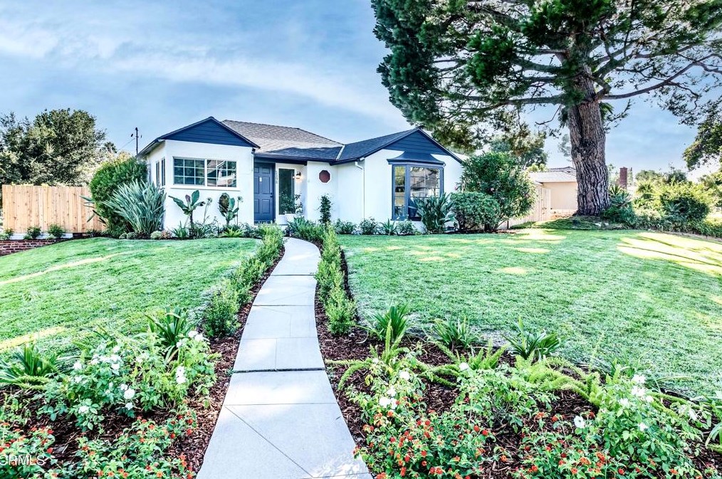 2298 Queensberry Rd, Pasadena, CA 91104-3324