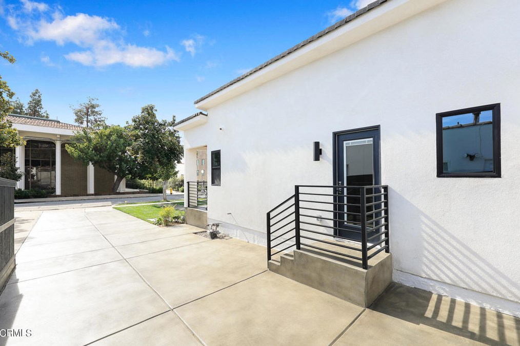 1523 Elizabeth St, Pasadena CA  91104-2609 exterior