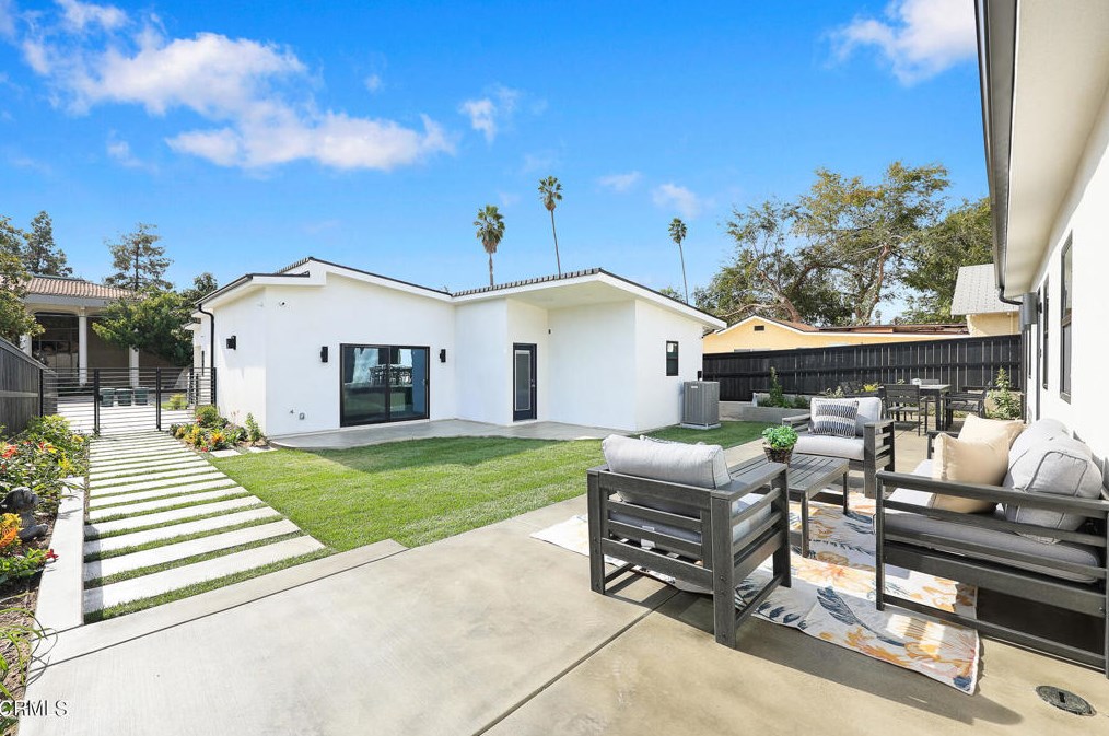 1523 Elizabeth St, Pasadena CA  91104-2609 exterior