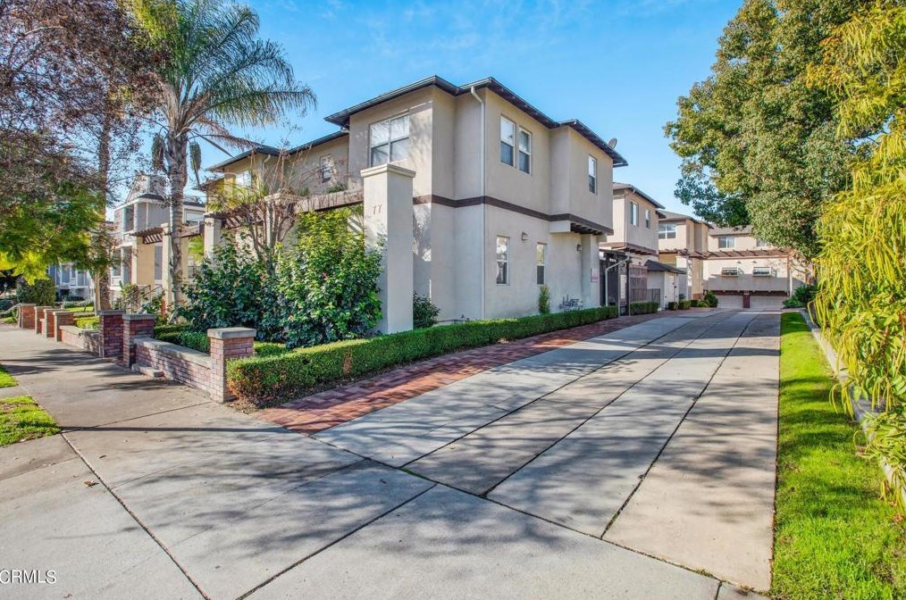 77 S Sierra Madre Blvd #9, Pasadena, CA 91107