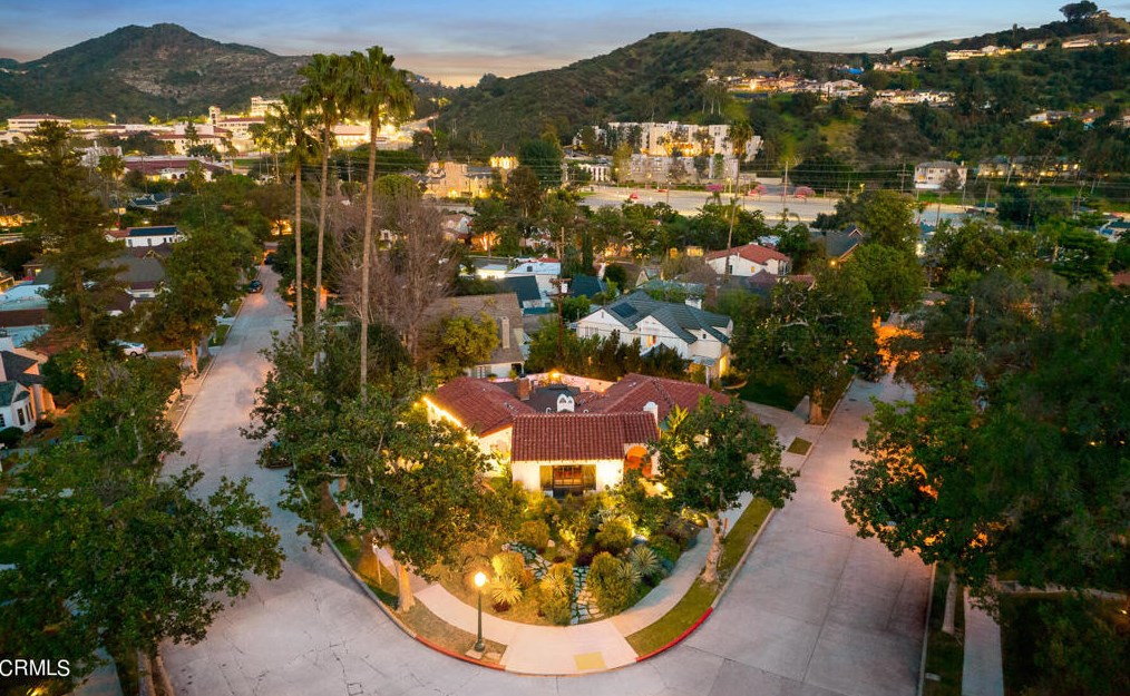 1400 Moncado Dr, Glendale CA  91207-1248 exterior