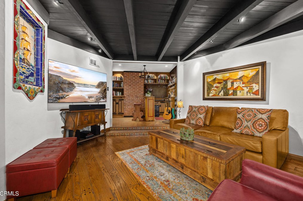 1400 Moncado Dr, Glendale CA  91207-1248 exterior