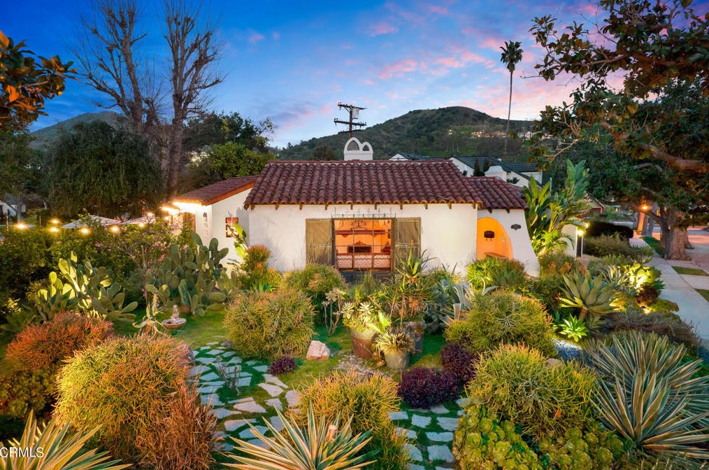 1400 Moncado Dr, Glendale CA  91207-1248 exterior