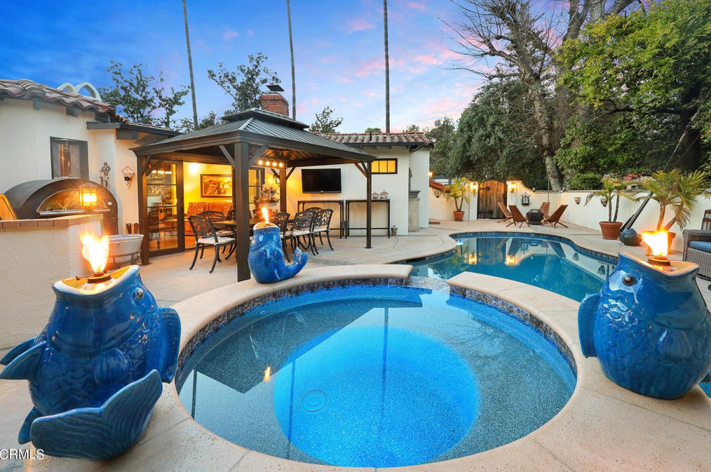 1400 Moncado Dr, Glendale CA  91207-1248 exterior