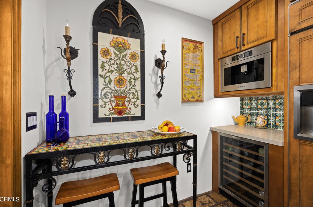 1400 Moncado Dr, Glendale CA  91207-1248 exterior
