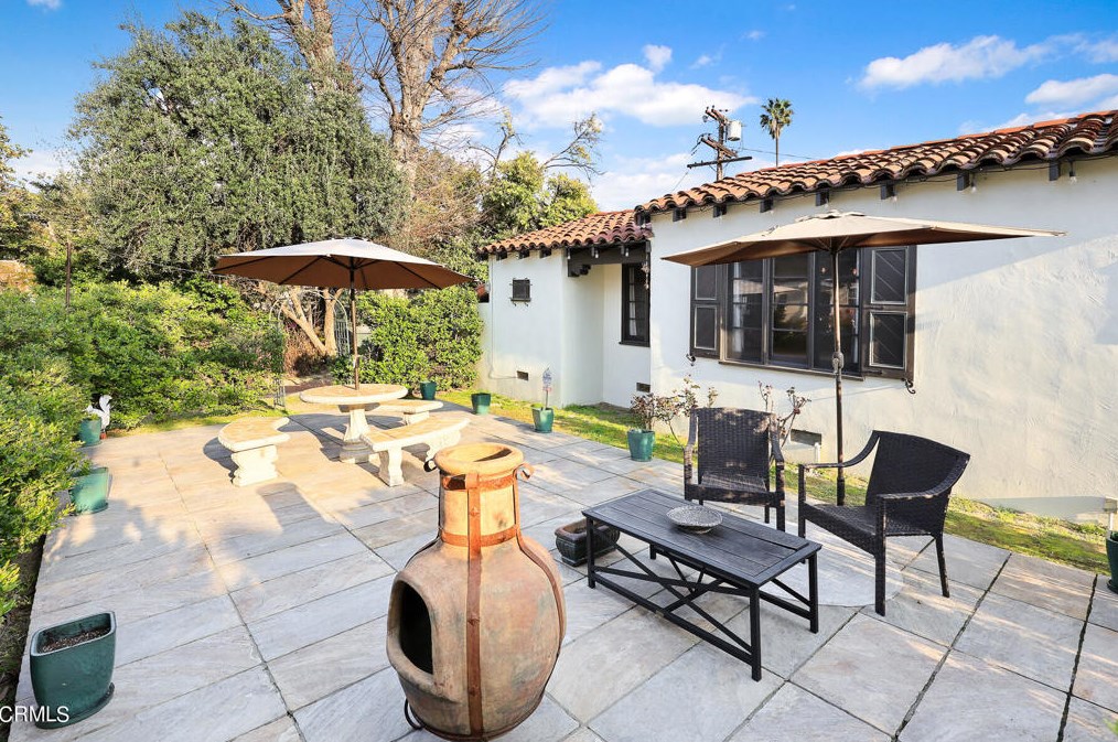 1400 Moncado Dr, Glendale CA  91207-1248 exterior
