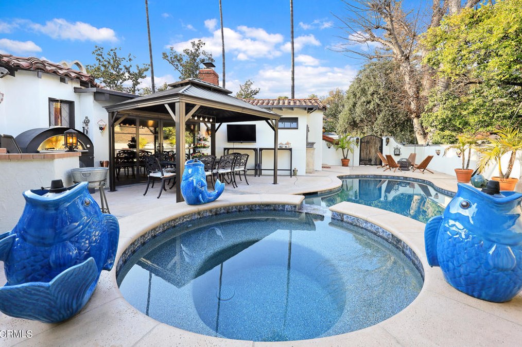 1400 Moncado Dr, Glendale CA  91207-1248 exterior