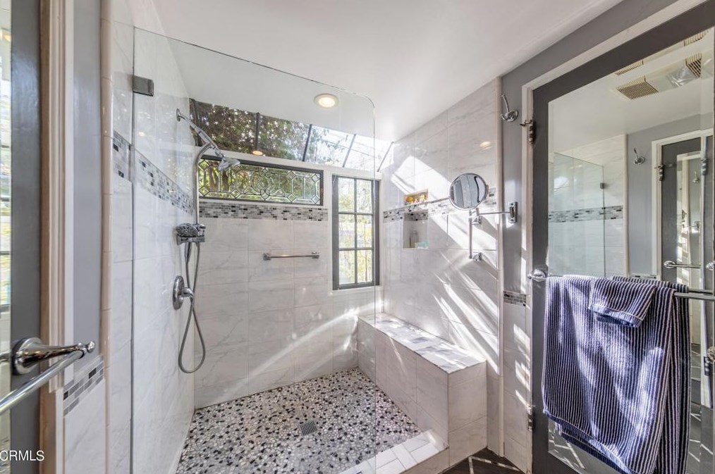 646 Crane Blvd, Los Angeles CA  90065-4016 exterior