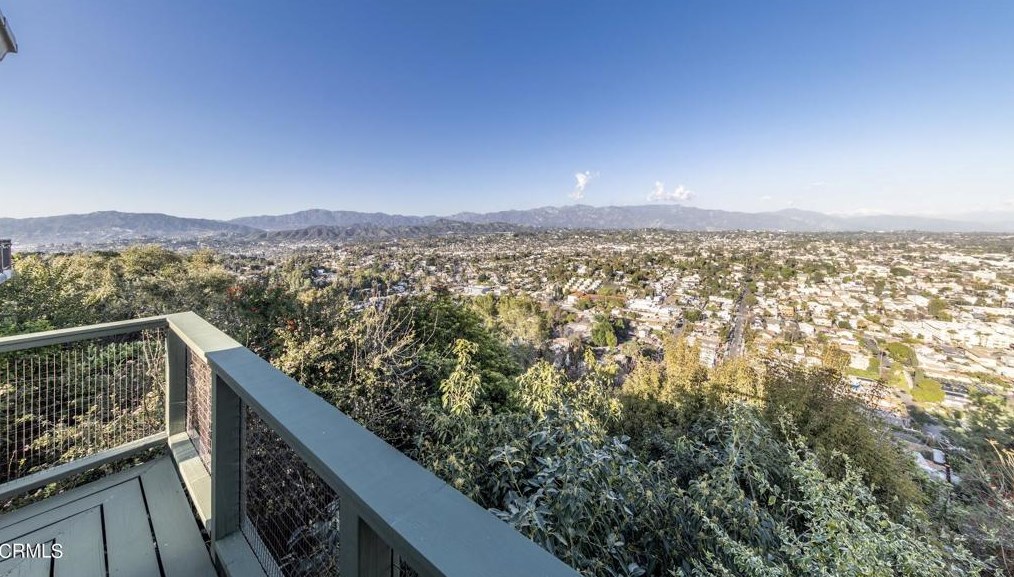 646 Crane Blvd, Los Angeles CA  90065-4016 exterior