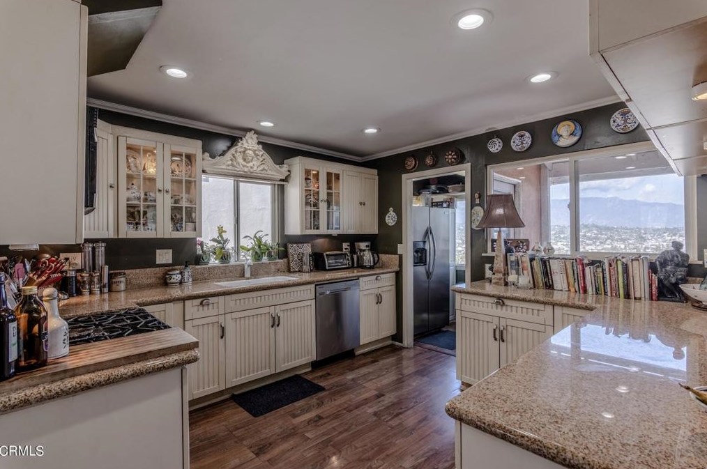 646 Crane Blvd, Los Angeles CA  90065-4016 exterior