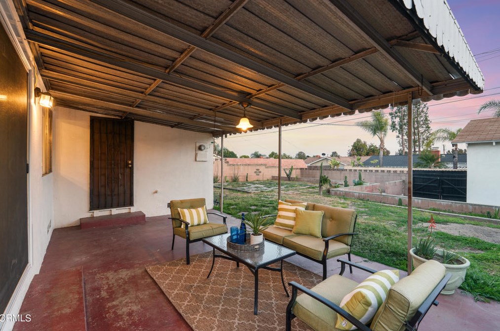370 Ln Verne Ave, Pomona CA  91767-2809 exterior