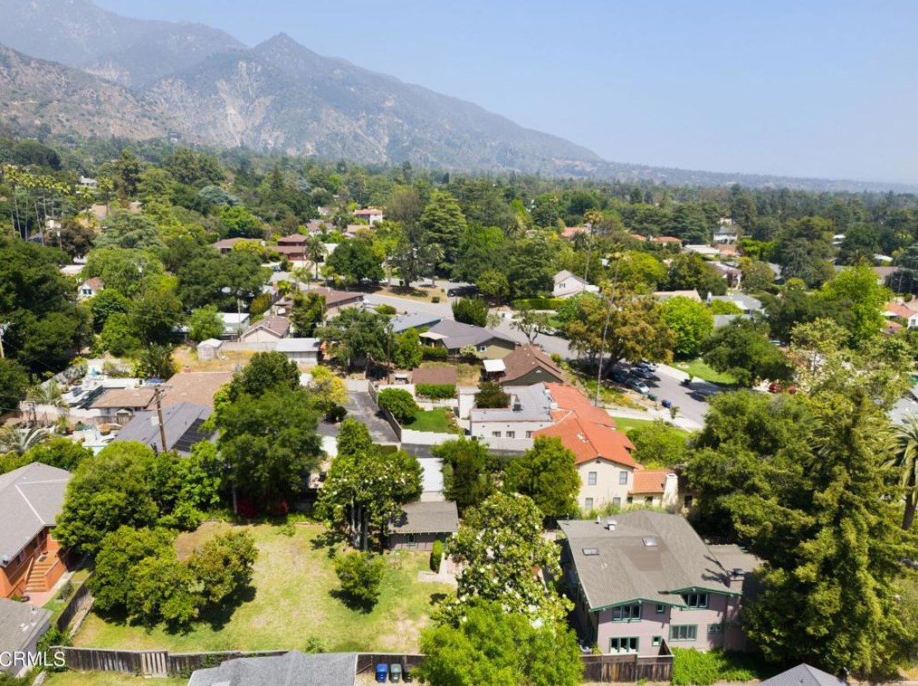 1125 Mariposa St, Altadena CA  91001-2021 exterior