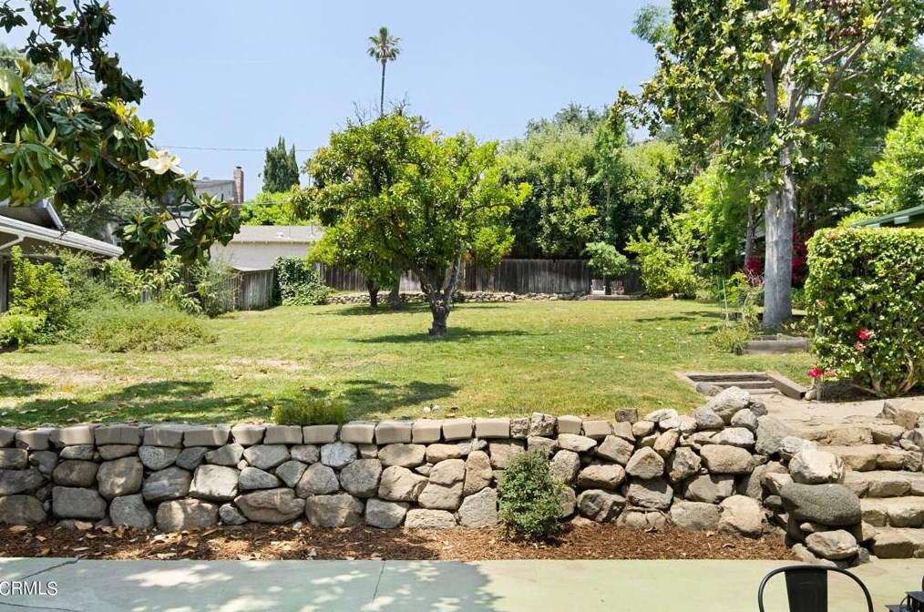 1125 Mariposa St, Altadena CA  91001-2021 exterior