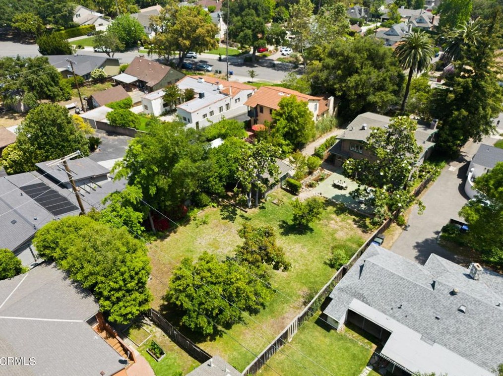 1125 Mariposa St, Altadena CA  91001-2021 exterior