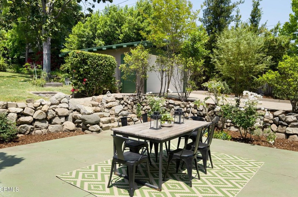 1125 Mariposa St, Altadena CA  91001-2021 exterior