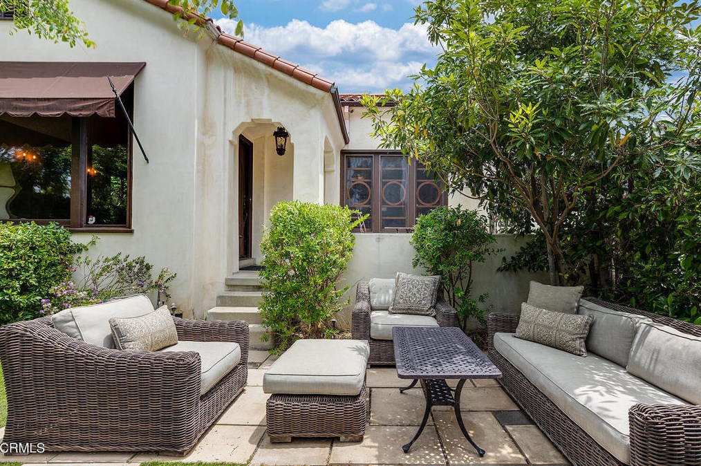 622 Crescent Heights Blvd, Los Angeles CA  90048-2210 exterior