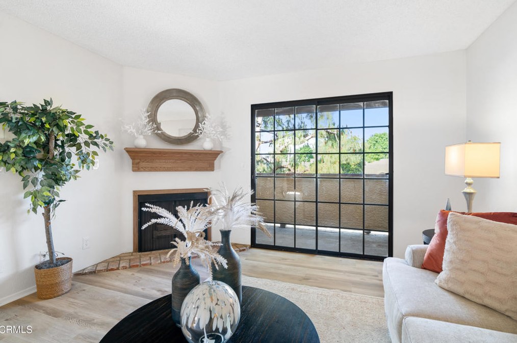 10221 Oklahoma Ave, Chatsworth, CA 91311-7304