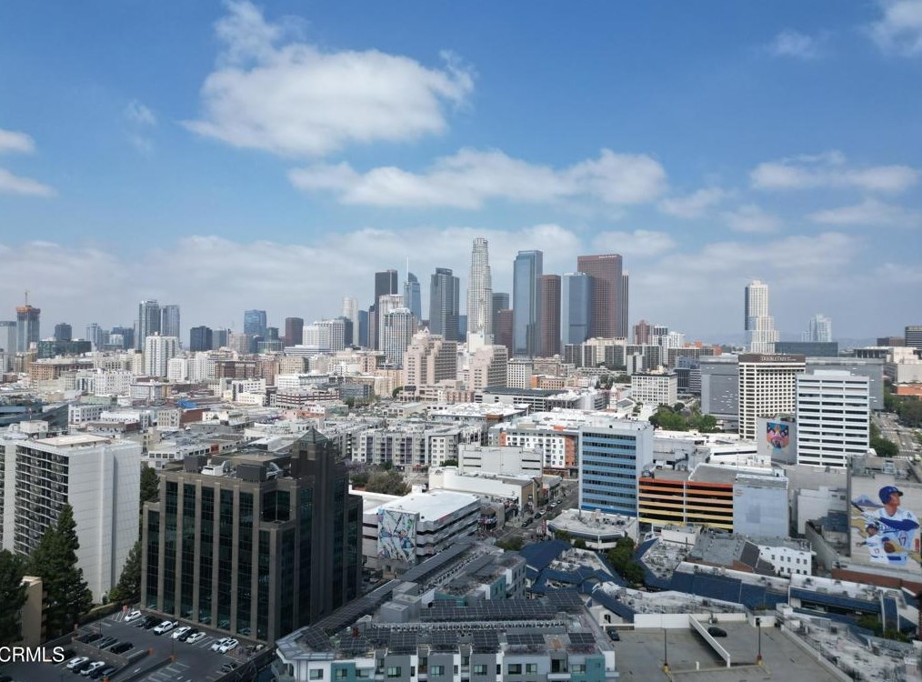 100 Alameda St, Los Angeles CA  90012-3927 exterior