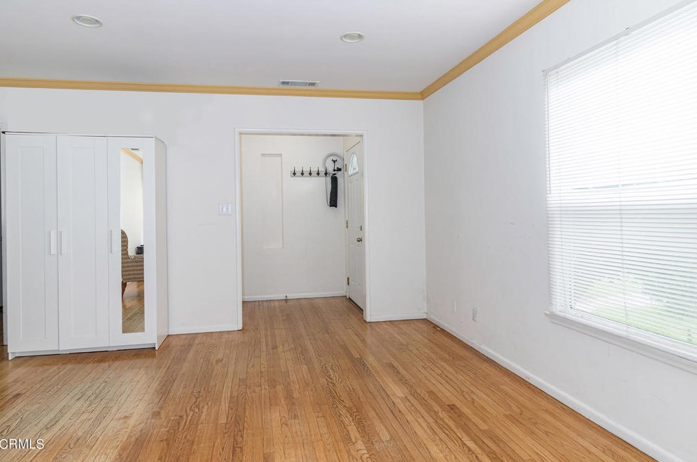 2300 Barton Ln, Montrose, CA 91020