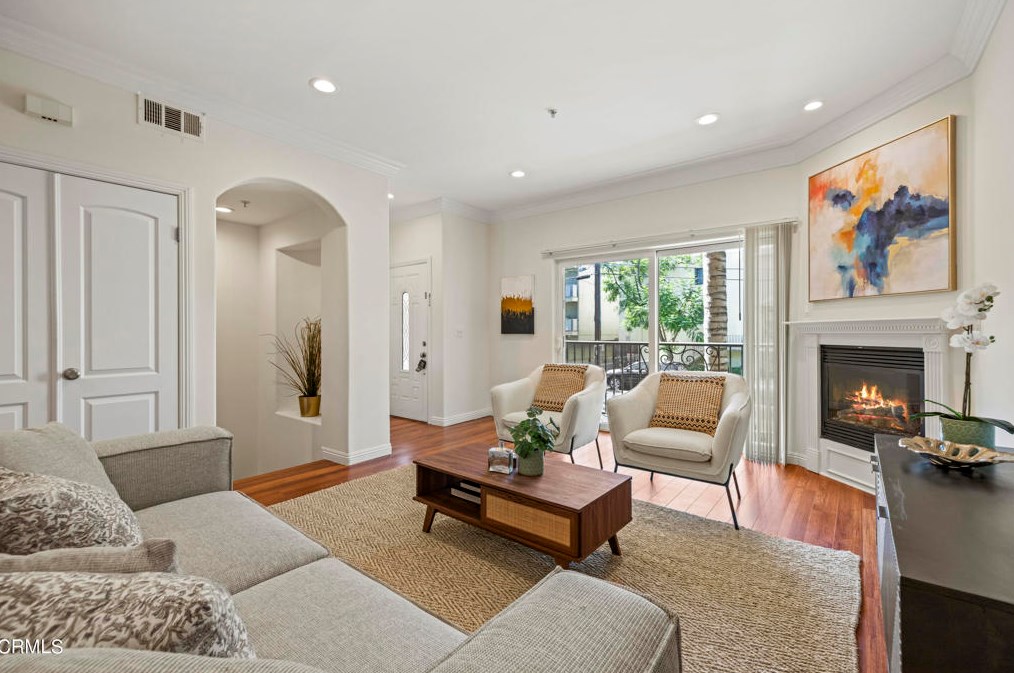 13629 Wyandotte St #107, Van Nuys, CA 91405