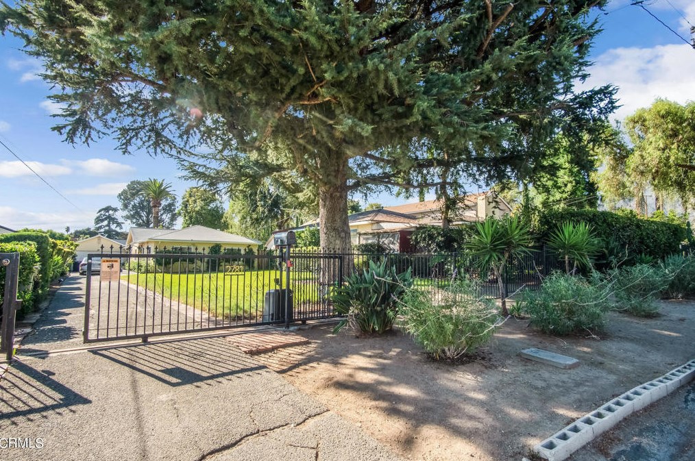 2781 Tola Ave, Altadena, CA 91001