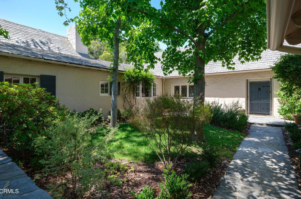 1125 Armada Dr, Pasadena, CA 91103