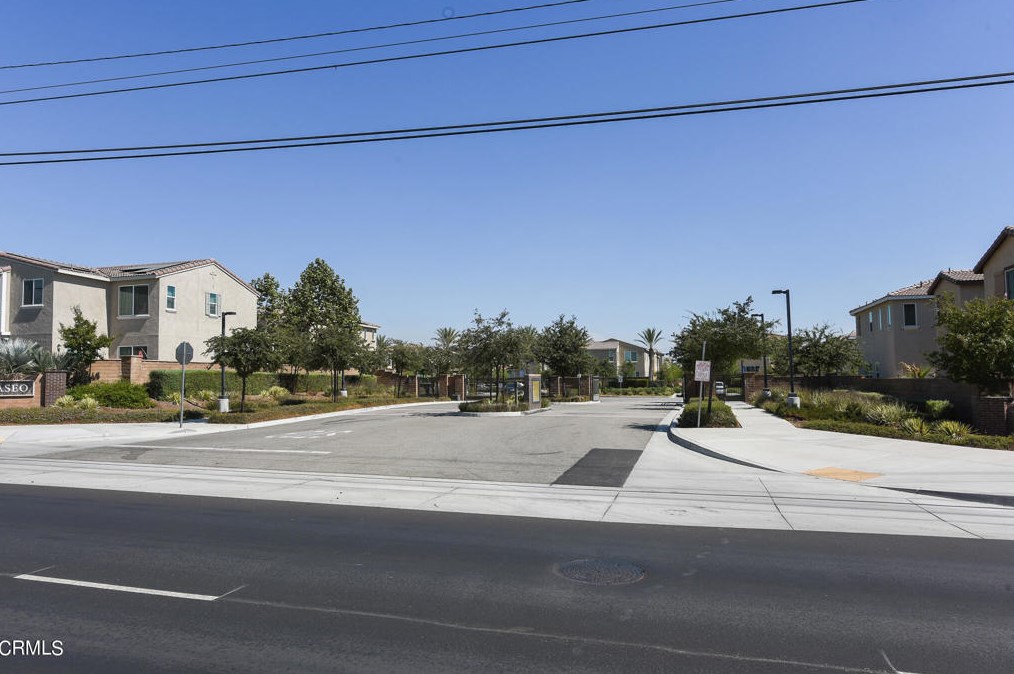 7155 Citrus Ave, Fontana CA  92336-1438 exterior