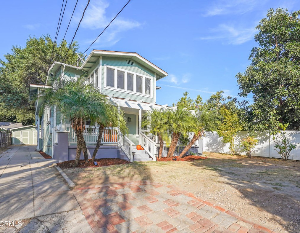 577 E Woodbury Rd, Altadena, CA 91001