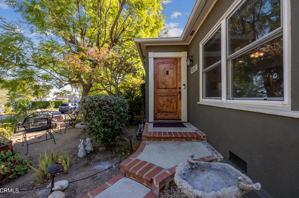 1579 Pepper Dr, Pasadena, CA 91104