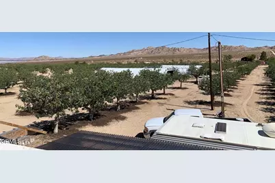10080 Santa Fe Fire Road, Lucerne Valley, CA 92356 - Photo 22