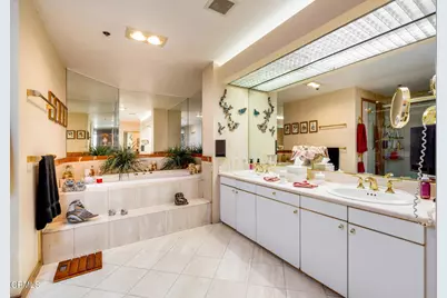 10724 Wilshire Boulevard #607, Los Angeles, CA 90024 - Photo 24