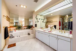 10724 Wilshire Blvd, Los Angeles, CA 90024 - Photo 24