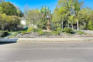 4824 Toland Way, Los Angeles, CA 90042 - Photo 2