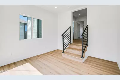1210 W 70th Street, Los Angeles, CA 90044 - Photo 30