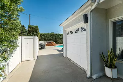 2144 N Pass Avenue, Burbank, CA 91505 - Photo 52