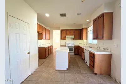 13720 Dove Court, Victorville, CA 92394 - Photo 4