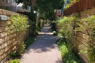 4231 Sarah Street, Burbank, CA 91505 - Photo 2