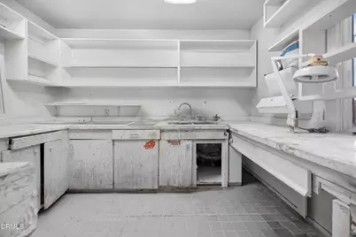 3325 Barham Boulevard #B, Los Angeles, CA 90068 - Photo 2