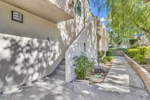 21334 Nandina Ln, Newhall, CA 91321 - Photo 4