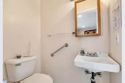 15743 Covello Street, Lake Balboa, CA 91406 - Photo 26
