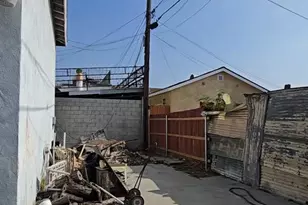 1020 W 42nd Pl, Los Angeles, CA 90037 - Photo 12