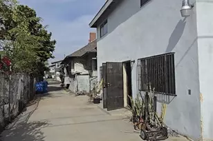1020 W 42nd Pl, Los Angeles, CA 90037 - Photo 10
