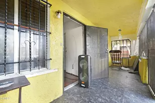 352 W 59th Pl, Los Angeles, CA 90003 - Photo 4